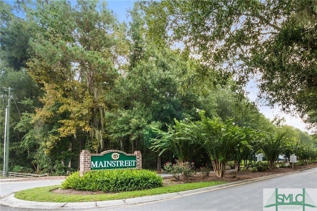 view of community / neighborhood sign