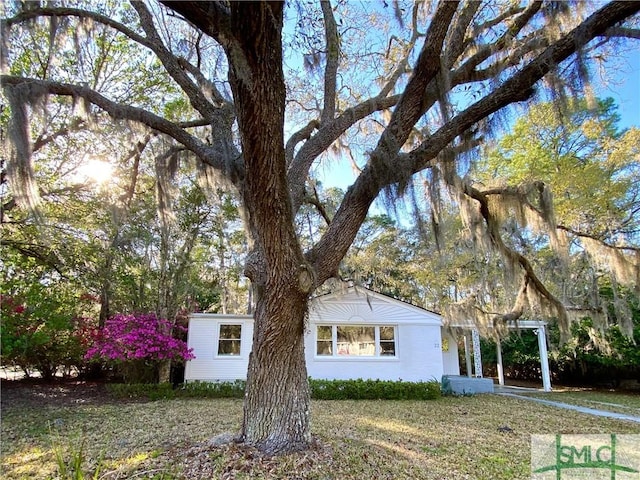 22 Colonel Estill Ave, Savannah, GA 31406 - view of front of home featuring a front yard