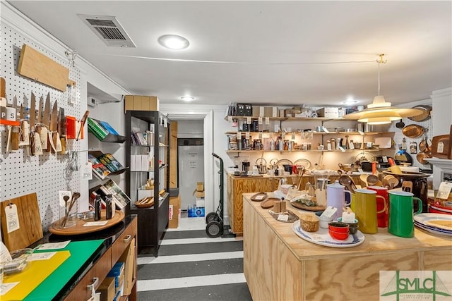 24 W Taylor St, Savannah, GA 31401 - interior space with visible vents