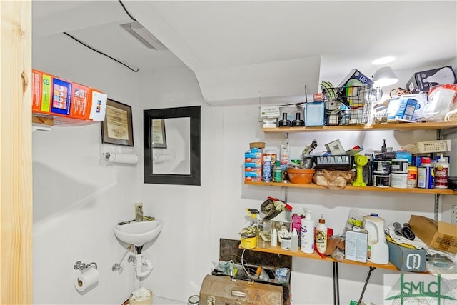 24 W Taylor St, Savannah, GA 31401 - pantry with a sink