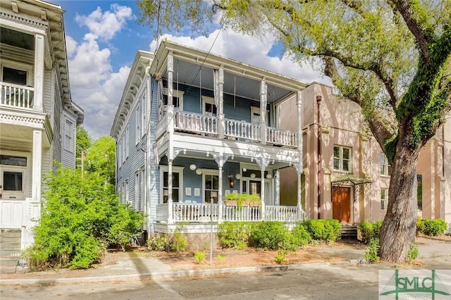 909 Howard St, Savannah, GA 31401 - multi unit property featuring a balcony and a porch