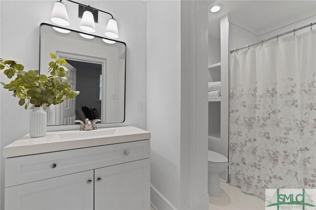 306 E Victory Dr, Savannah, GA 31405 - full bathroom with baseboards, toilet, vanity, and a shower with curtain