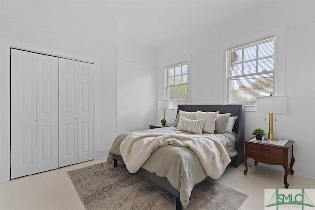 306 E Victory Dr, Savannah, GA 31405 - bedroom with a closet