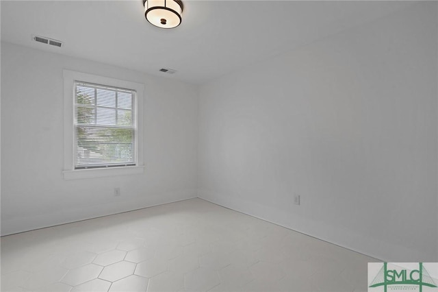 306 E Victory Dr, Savannah, GA 31405 - empty room featuring visible vents