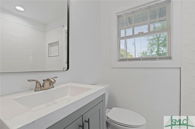 306 E Victory Dr, Savannah, GA 31405 - bathroom with toilet and vanity