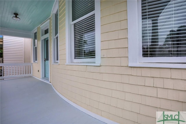 420 E Bolton St, Savannah, GA 31401 - exterior space with a porch