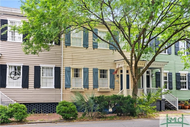 view of front of house