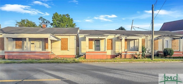 view of side of property