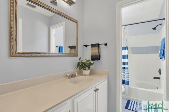 5 Wigmore Cir, Savannah, GA 31410 - full bath featuring toilet, shower / bath combo, vanity, and visible vents
