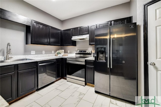 kitchen with black fridge with ice dispenser, dishwasher, a sink, electric stove, and under cabinet range hood