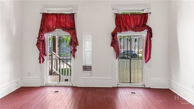 319 E Waldburg St, Savannah, GA 31401 - photo 7