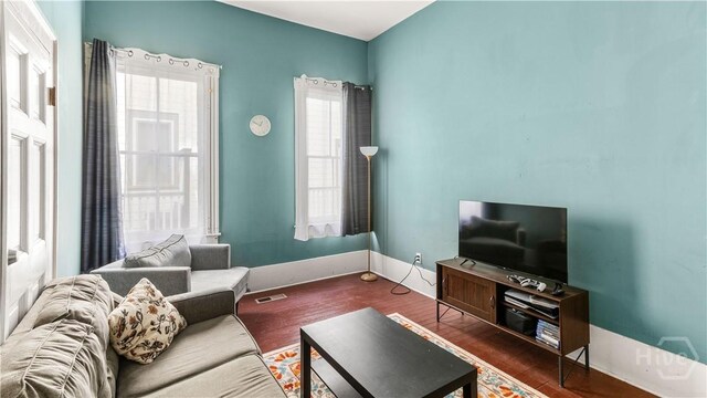 319 E Waldburg St, Savannah, GA 31401 - photo 9