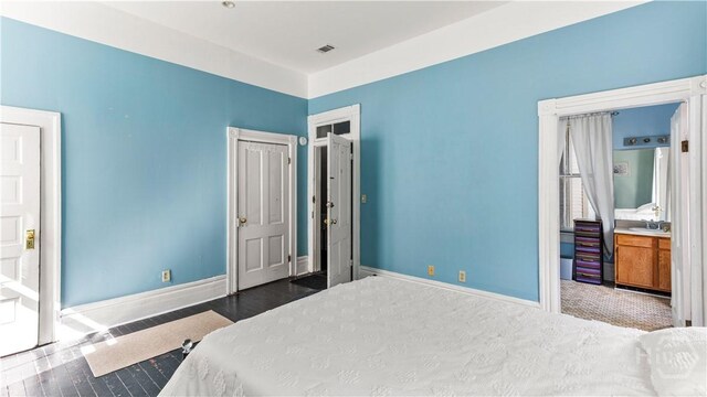 319 E Waldburg St, Savannah, GA 31401 - photo 25
