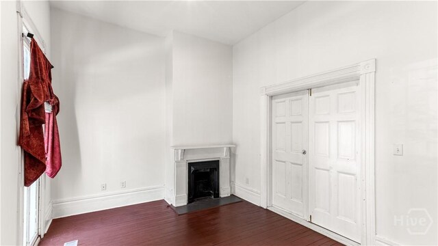 319 E Waldburg St, Savannah, GA 31401 - photo 6
