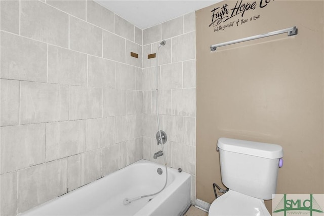 633 W 39th St, Savannah, GA 31415 - bathroom with toilet and shower / tub combination