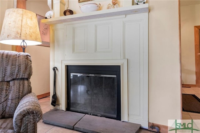 103 Church St, Bloomingdale, GA 31302 - interior details featuring a glass covered fireplace