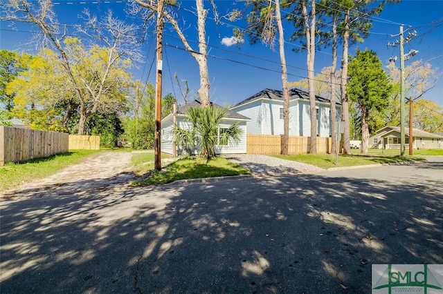 1615 Le Grand St, Savannah, GA 31401 - view of front of house with fence and driveway