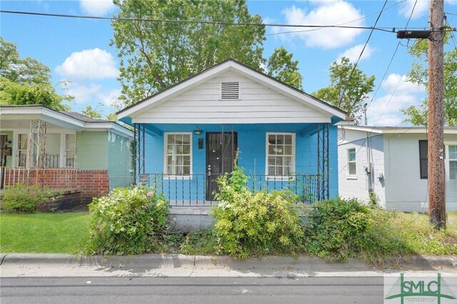 627 W 48th St, Savannah, GA 31405 - bungalow with covered porch