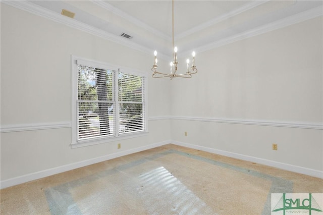 unfurnished room with an inviting chandelier, visible vents, carpet, and ornamental molding