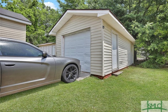 view of detached garage