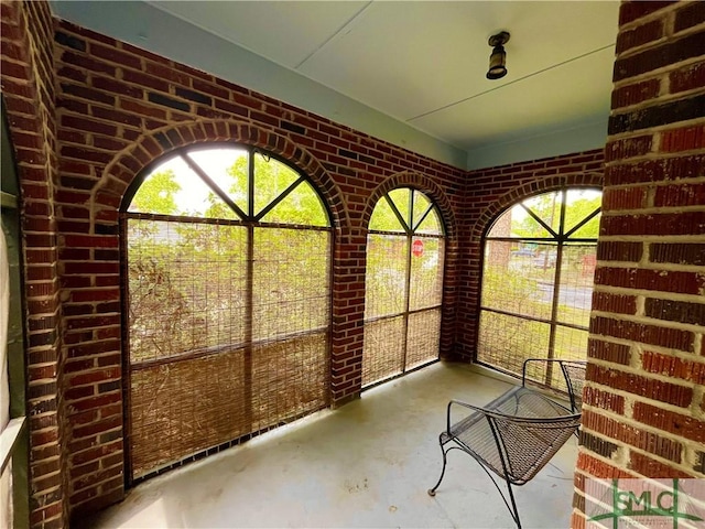 1901 E Anderson St E, Savannah, GA 31404 - wine room featuring concrete floors and brick wall