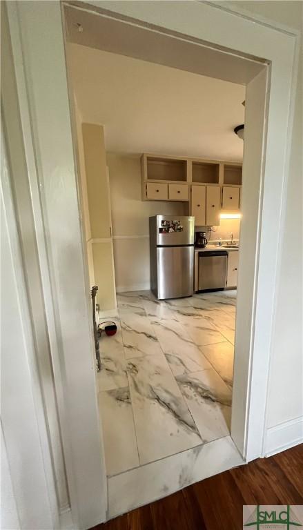 1901 E Anderson St E, Savannah, GA 31404 - kitchen with appliances with stainless steel finishes and white cabinetry