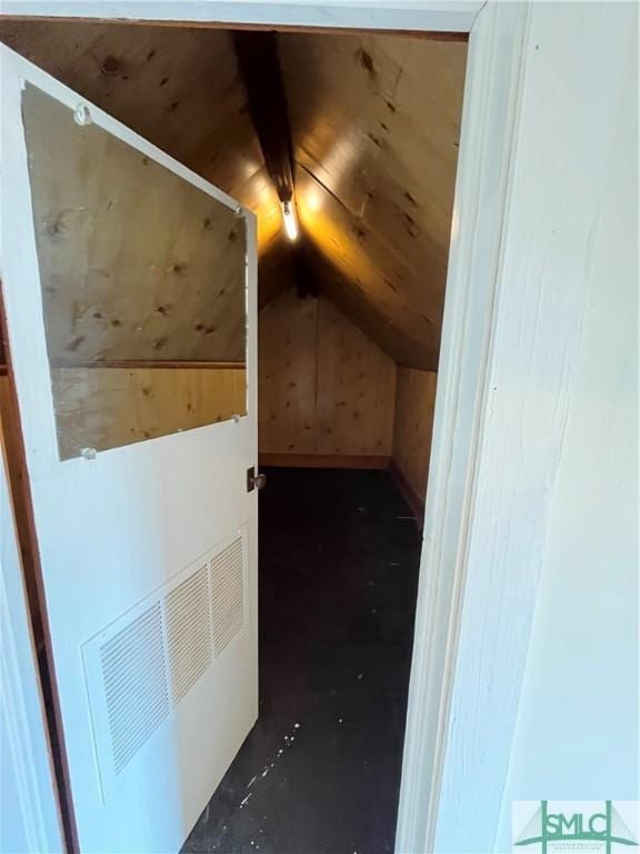 1901 E Anderson St E, Savannah, GA 31404 - bonus room with vaulted ceiling