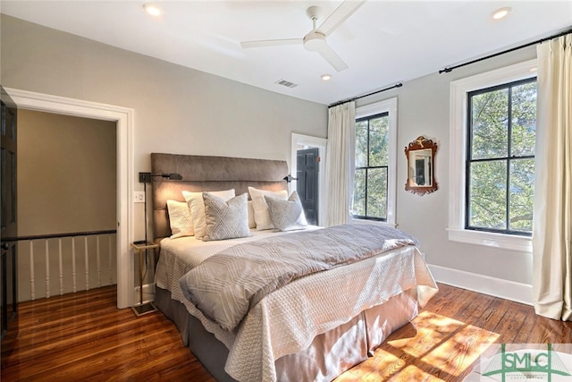 bedroom featuring ceiling fan, recessed lighting, baseboards, visible vents, and hardwood / wood-style flooring