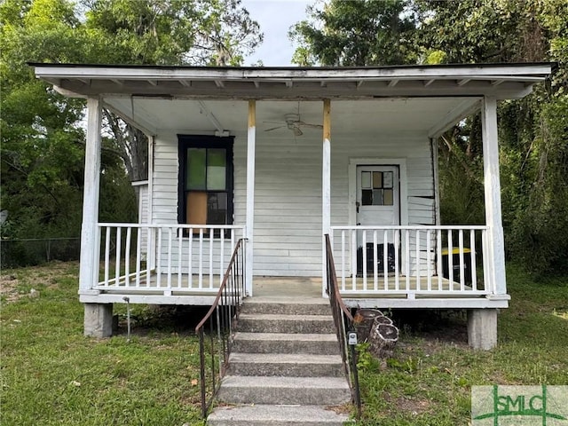 doorway to property with covered porch