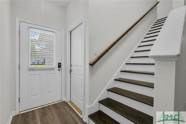 127 Lower Creek Dr, Richmond Hill, GA 31324 - foyer entrance featuring stairs, baseboards, and dark wood-style floors