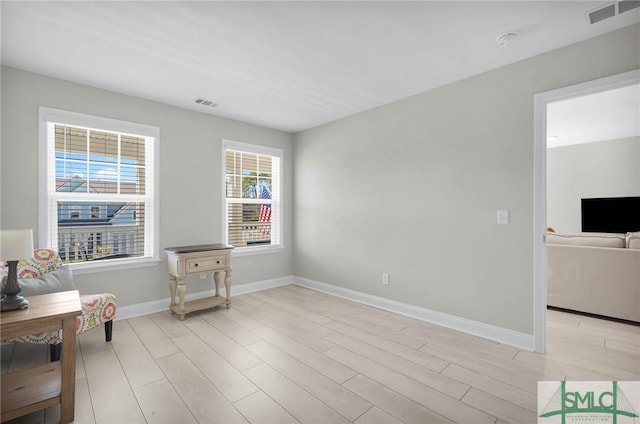 130 Canter Ct, Savannah, GA 31406 - sitting room featuring light wood finished floors and baseboards