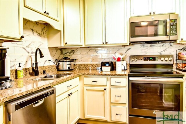 5301 Walden Park Dr, Savannah, GA 31410 - photo 4