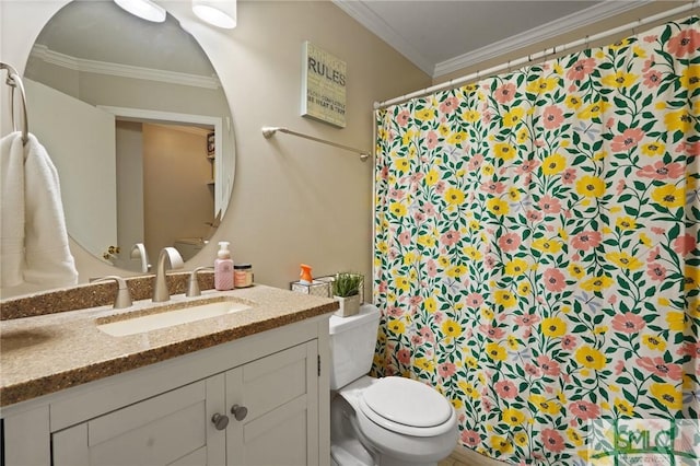 121 Pelican Ln, Richmond Hill, GA 31324 - bathroom featuring crown molding, toilet, curtained shower, and vanity