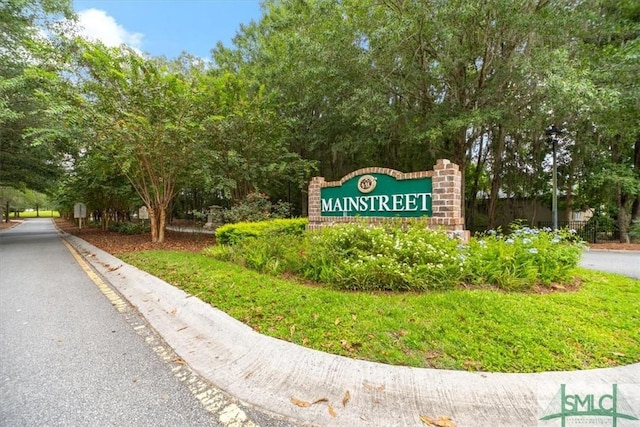 view of community / neighborhood sign