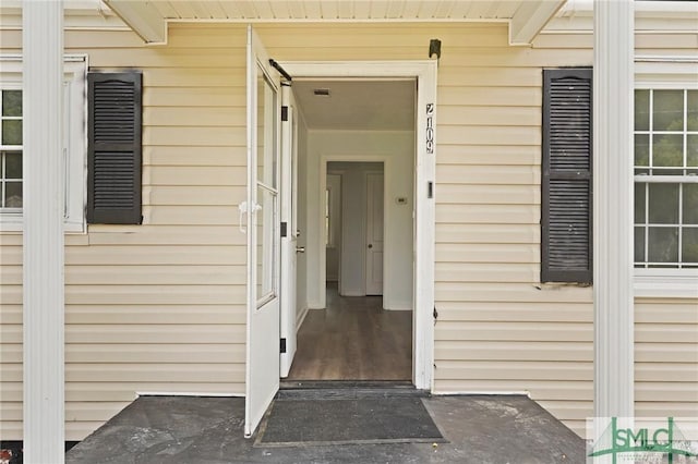 view of property entrance