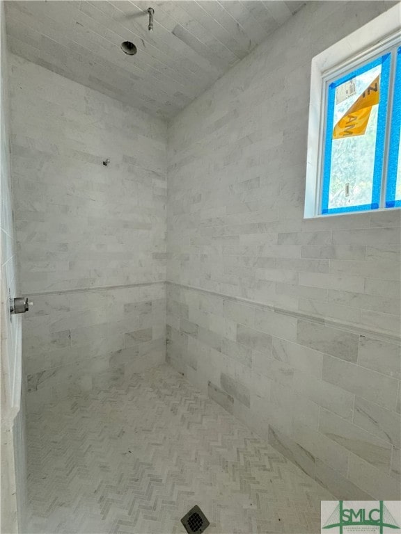13 Magnolia Ln, Richmond Hill, GA 31324 - interior details featuring tiled shower