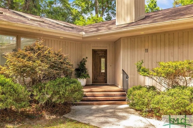 11 Fat Friars Retreat Retreat, Savannah, GA 31411 - entrance to property with a chimney and roof with shingles