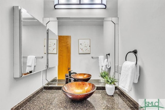 11 Fat Friars Retreat Retreat, Savannah, GA 31411 - bathroom featuring a sink