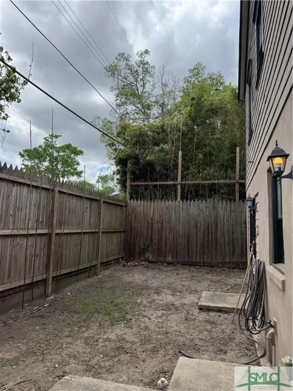 1305 E Anderson St, Savannah, GA 31404 - view of fenced backyard