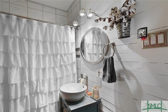 309 E 5th St, Rincon, GA 31326 - bathroom with vanity and curtained shower