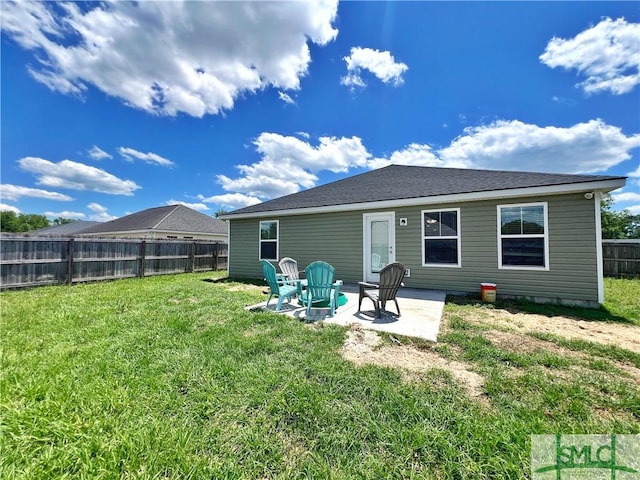 111 Auburn Cir, Glennville, GA 30427 - rear view of property with a patio