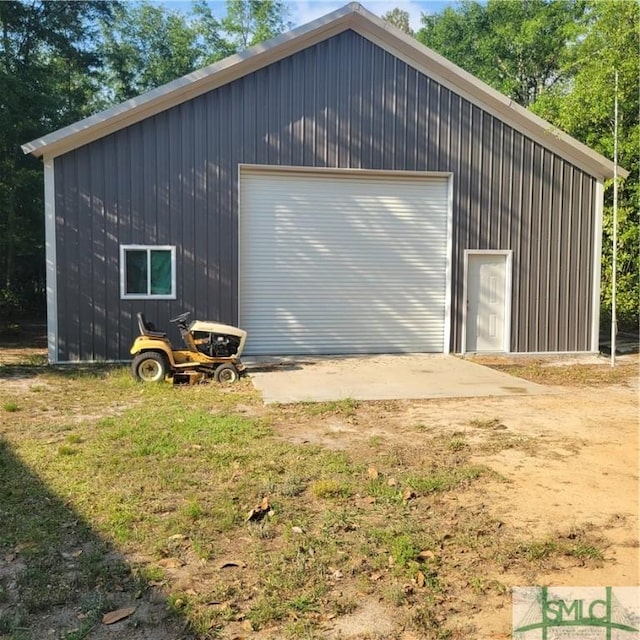 26 Cason Dr, Pembroke, GA 31321 - detached garage with driveway