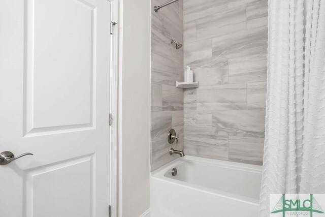 710 Longleaf Dr, Richmond Hill, GA 31324 - full bathroom with shower / bath combination with curtain