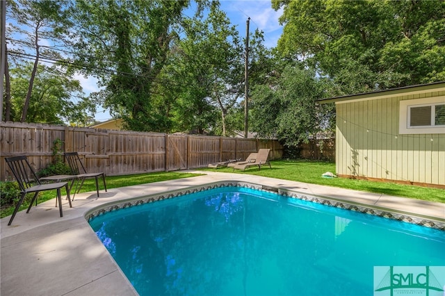 519 Screven Ave, Savannah, GA 31404 - view of swimming pool