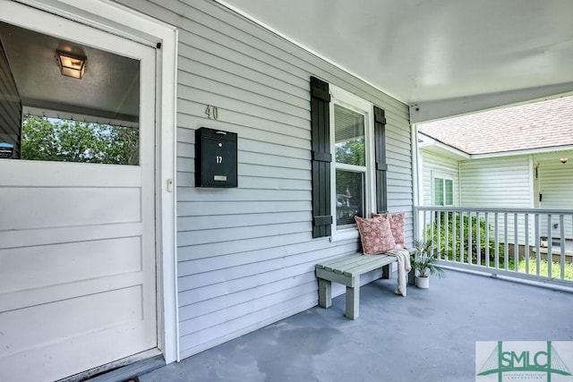 40 Lawton Ave, Savannah, GA 31404 - view of patio featuring covered porch