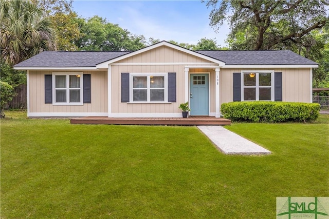 108 Gilliam Ave, Savannah, GA 31406 - view of front of home featuring a front yard and roof with shingles