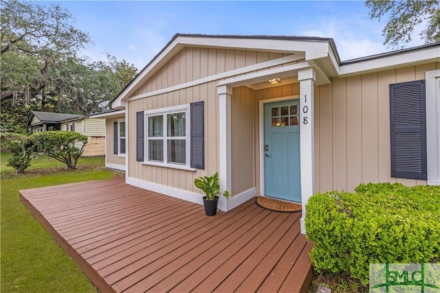 108 Gilliam Ave, Savannah, GA 31406 - view of exterior entry featuring a wooden deck
