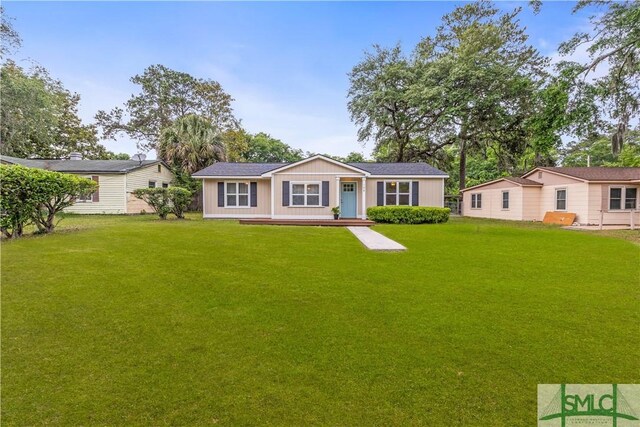 108 Gilliam Ave, Savannah, GA 31406 - single story home with a front lawn