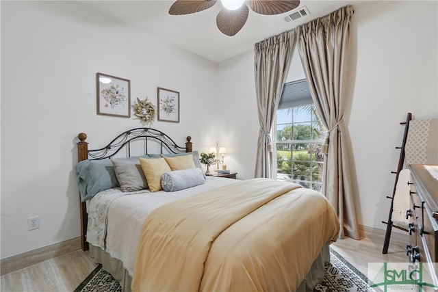 bedroom featuring a ceiling fan