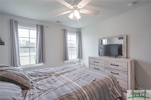 128 Greenbriar Dr, Guyton, GA 31312 - bedroom with ceiling fan